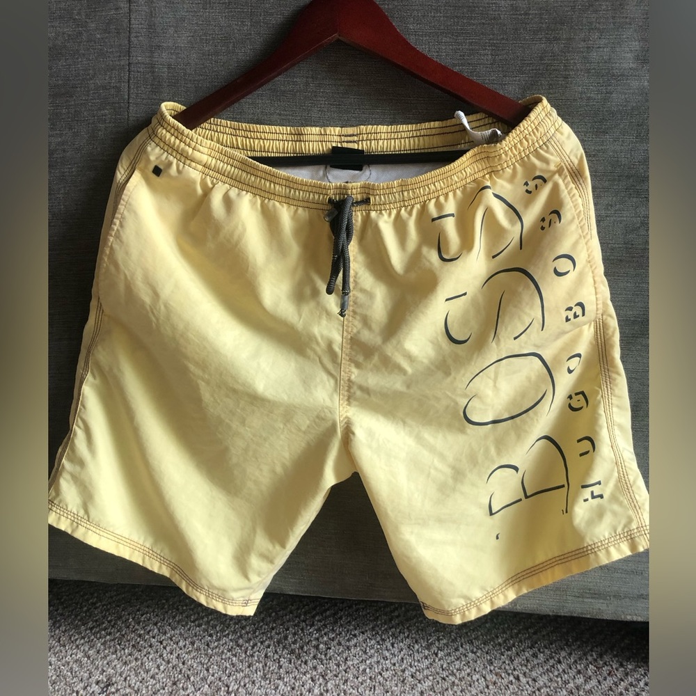 Boss Hugo Boss mens yellow shorts / swim trunks with inner shorts size M